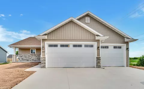3600 Don Degroot Dr, Kaukauna, WI 54130