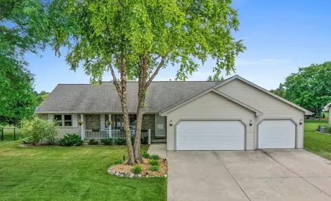 1934 Quindalee Rd, De Pere, WI 54115