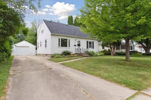 509 Leonard St, De Pere, WI 54115