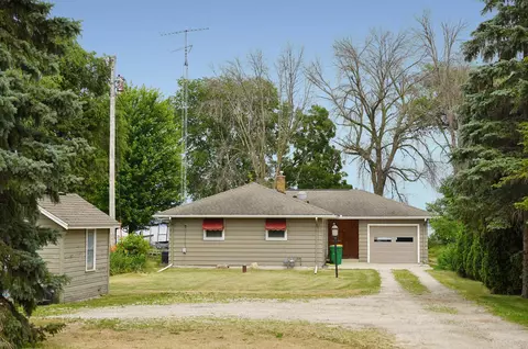 n8027 Lakeshore Drive, Fond Du Lac, WI 54937