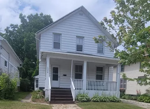 1308 S 11th St, Manitowoc, WI 54220