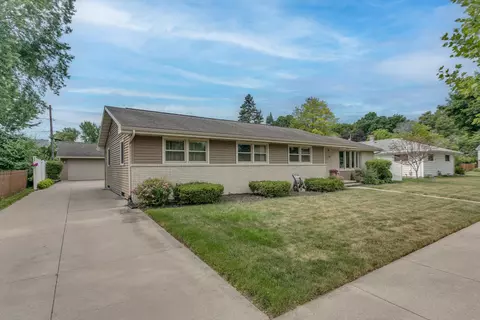 119 Lynn Dr, Appleton, WI 54915 photo 3