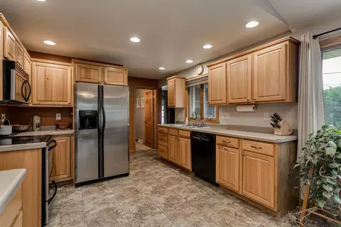 119 Lynn Dr, Appleton, WI 54915 photo 9