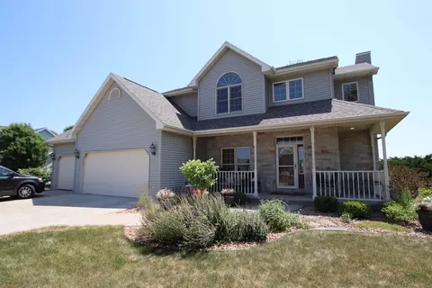 w6930 Stones Circle, Fond Du Lac, WI 54937