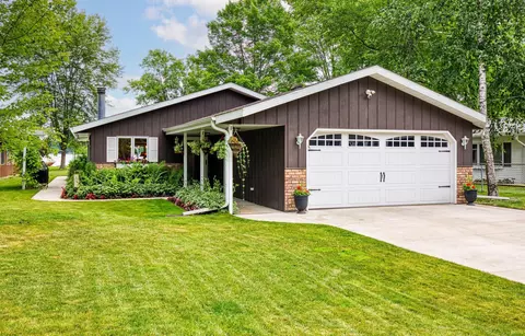 w8340 Rustic Drive, Clintonville, WI 54929