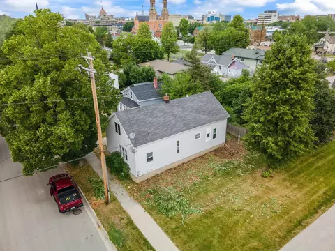 715 Stuart St, Green Bay, WI 54301