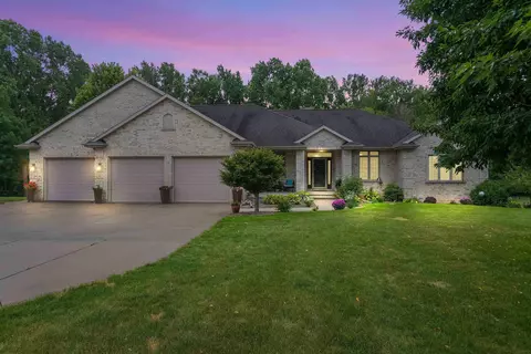 1549 Ravine Dr, Hobart, WI 54313