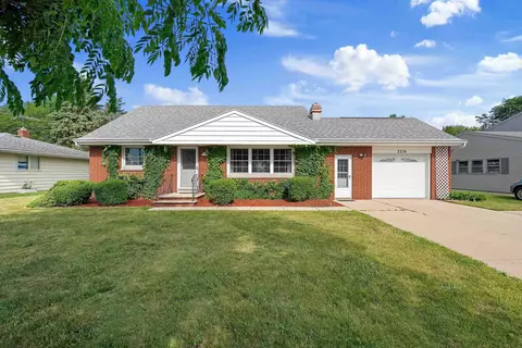 2234 S Oneida St, Green Bay, WI 54304