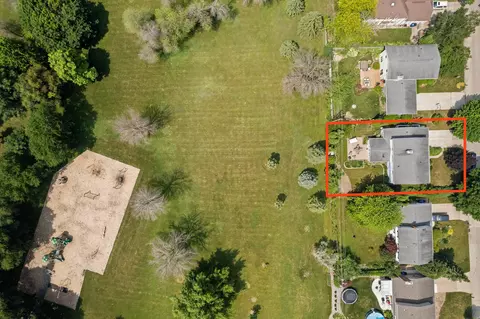 3215 E Crestview Dr, Appleton, WI 54915 photo 3