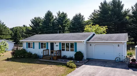 n2314 East Mccrossen Road, Waupaca, WI 54981