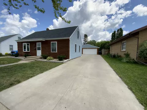 1006 N Sharon St, Appleton, WI 54914