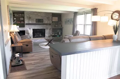 1624 W Cloverdale Dr, Appleton, WI 54914 photo 3