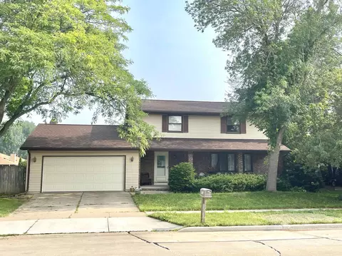 1624 W Cloverdale Dr, Appleton, WI 54914