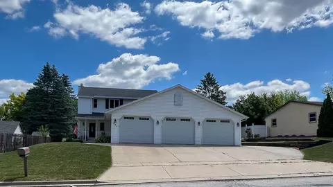 857 Alpine Dr, Green Bay, WI 54311
