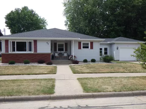 45 Brent St, Clintonville, WI 54929