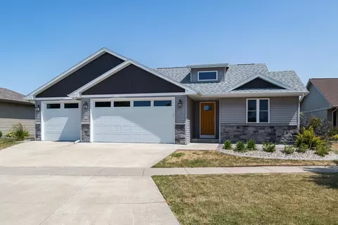 2510 Fraser Dr, Oshkosh, WI 54904