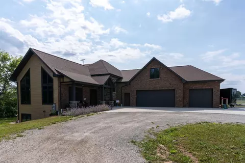 8984 County Road M, Larsen, WI 54947