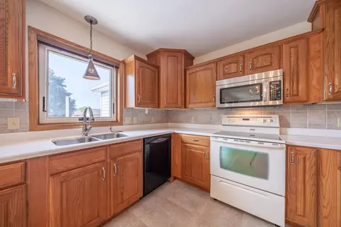 3015 W Capitol Dr, Appleton, WI 54914 photo 4
