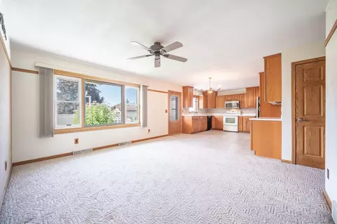 3015 W Capitol Dr, Appleton, WI 54914 photo 8