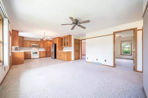 3015 W Capitol Dr, Appleton, WI 54914 photo 9