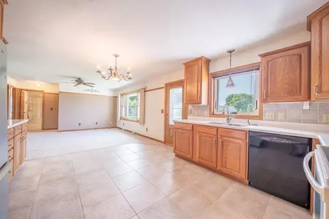 3015 W Capitol Dr, Appleton, WI 54914 photo 6