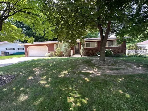 1413 S Park St, Shawano, WI 54166