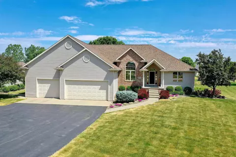 2503 Whispering Oak Dr, De Pere, WI 54115