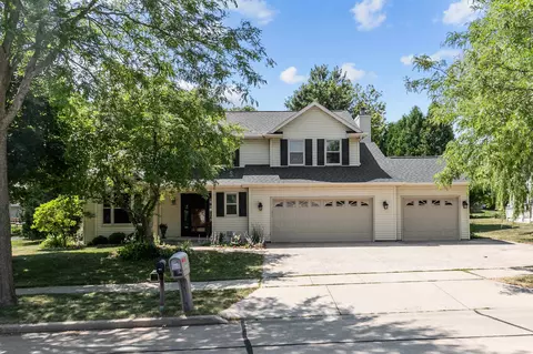 4213 N Tigerlily Dr, Appleton, WI 54913