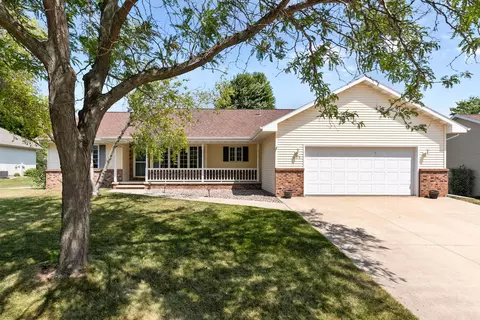 208 Wayfarer Ln, Appleton, WI 54913