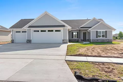 433 Bradly Ct, Green Bay, WI 54311