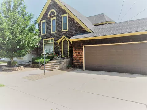 1016 1st St, Menominee, MI 49858
