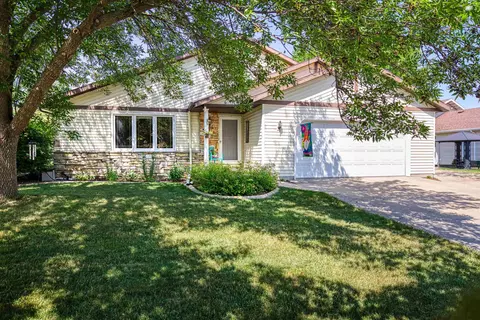 2709 Glenview Ave, Kaukauna, WI 54130