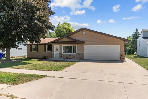 1002 S Arlington St, Appleton, WI 54915