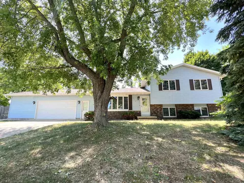 2675 Templeton Pl, Oshkosh, WI 54904