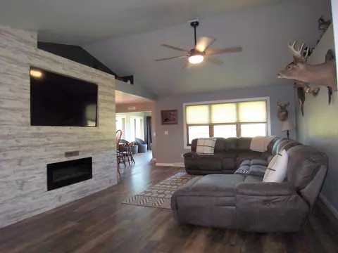 2453 Deer Path Ct, Abrams, WI 54101 photo 4