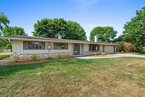 425 Frances Way, Menasha, WI 54952