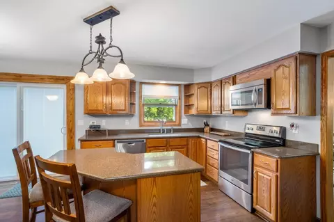 2706 E Dietzen Dr, Appleton, WI 54915 photo 8
