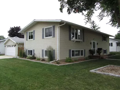 447 Maona Ave, Fond Du Lac, WI 54935
