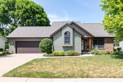 636 E Capitol Dr, Appleton, WI 54911