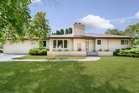 1910 W Charles St, Appleton, WI 54914