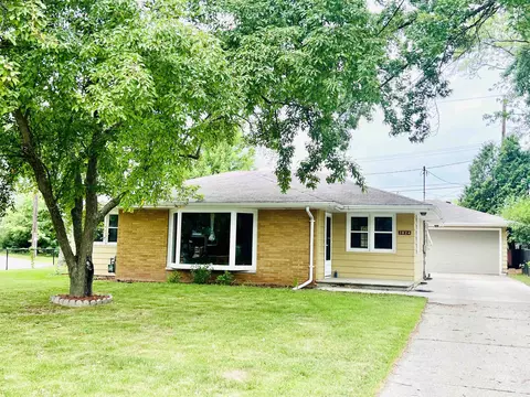 3824 S Clay St, Green Bay, WI 54301