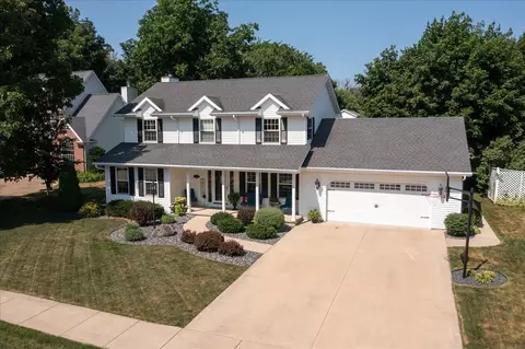 1701 Hunters Glen Dr, Oshkosh, WI 54904