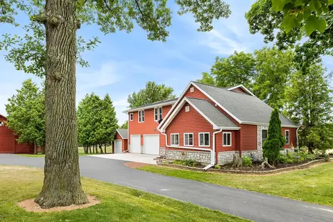 1009 W Lake St, Chilton, WI 53014