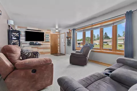 315 W Sunset Ave, Appleton, WI 54911 photo 2