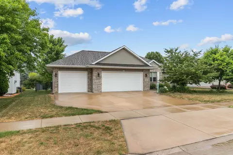 2816 Newport Ave, Oshkosh, WI 54904