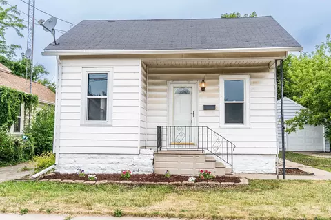 232 W South Park Ave, Oshkosh, WI 54902