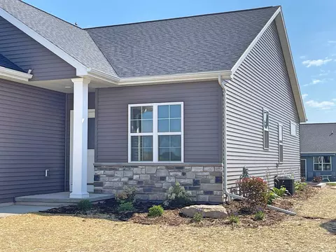 4644 Begonia Dr, Appleton, WI 54913 photo 2