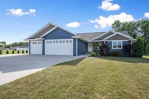 145 Whimbrel Ct, Pulaski, WI 54162