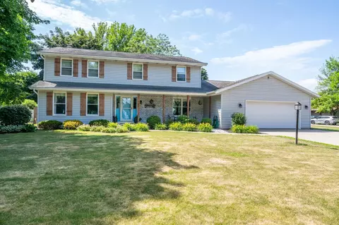 767 Millbrook Dr, Neenah, WI 54956
