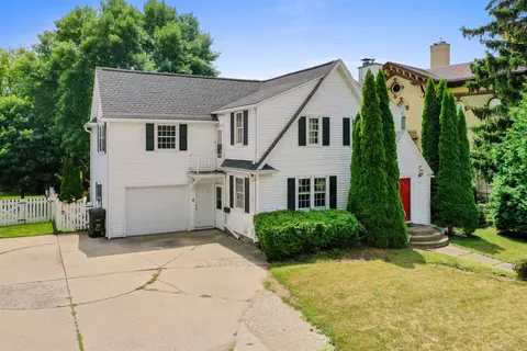 313 W Prospect Ave, Appleton, WI 54911 photo 2
